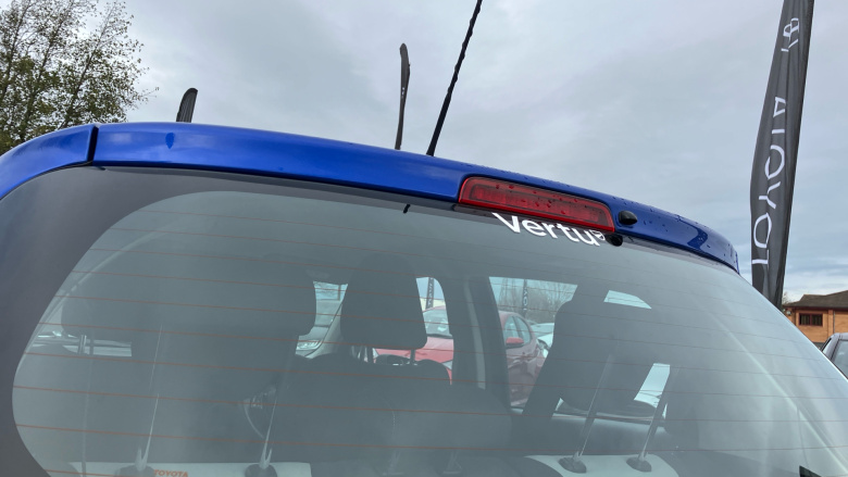 Toyota Yaris 1.5 VVT-i Icon Tech 5dr Petrol Hatchback